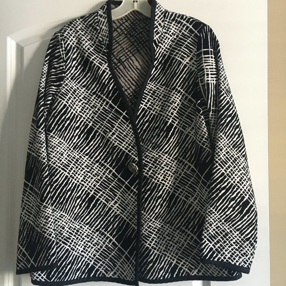 SUPER SALE! Reversible Black and White Jacket